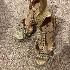 Elegant Gold Heels with Rhinestone Accents